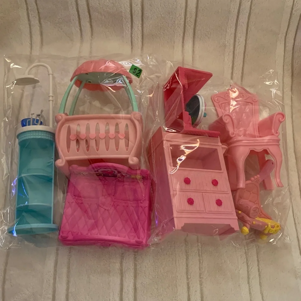 Toys Doll Furniture Set used - 8 pcs - Picture 16 of 17